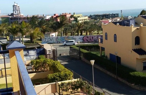 Costa Meloneras House | Very spacious bungalow with terrace, sea views, community pool and jacuzzi.