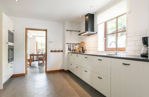 Koulen House | Very nice farmhouse with a large terrace