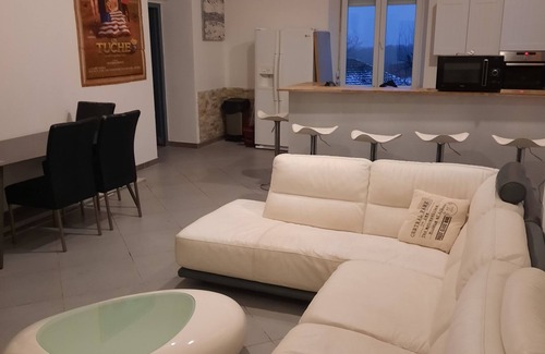 Dasle Other | Very spacious F3 in a castle, quiet and greenery. Near Switzerland