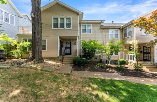 Bowling Green Condo | Vette City Stingray - Condo w/King Bed