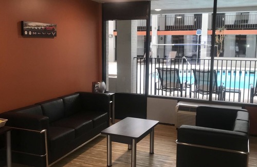 Bowling Green Hotel | VetteCity Hotel