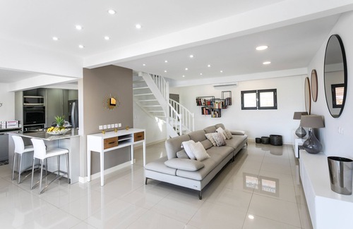 Bellevue House | VILLA ZABRICOT Magnificent contemporary villa - 6 bedrooms 4 bathrooms