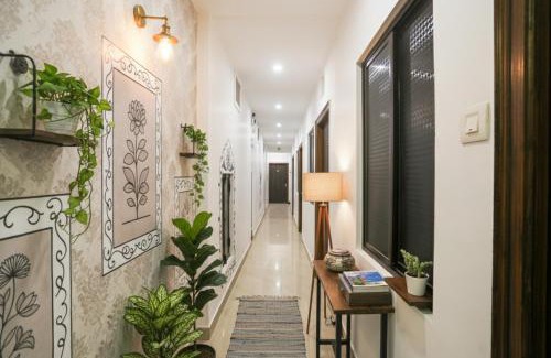 Lanka Hotel | Via Banarasi Kothi - Sankat Mochan Temple