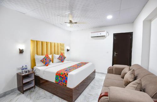 New Delhi House | Via Golden Key Inn Near Rajouri Garden