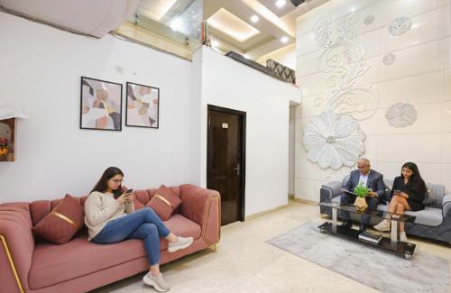 New Delhi House | Via Golden Key Inn Near Rajouri Garden