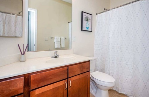 SouthPark Apartment | Viagem Airy 1BR with Balcony, Gym and Parking