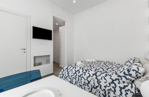 Guastalla Apartment | ViaOrtiSuite Pta Romana WiFi & A-C 12 min to Duomo