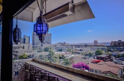 Little Italy Hotel | Vibrant Two Queens Room Near San Diego Harbor – Walkable Little Italy Stay