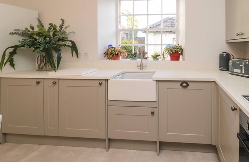 Belford House | VICTORIA HOUSE, pet friendly, character holiday cottage in Belford