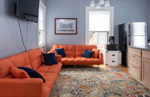 Parkside Apartment | Victorian Uptown Private Suite