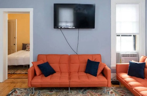 Parkside Apartment | Victorian Uptown Private Suite
