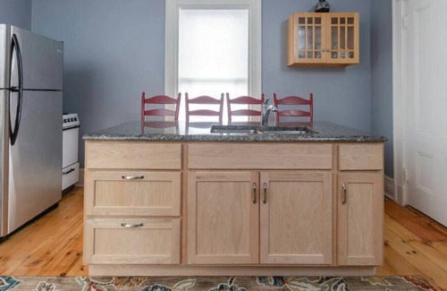Parkside Apartment | Victorian Uptown Private Suite