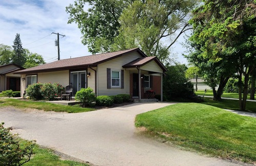St. Clair Apartment | View freighters on the St. Clair River!