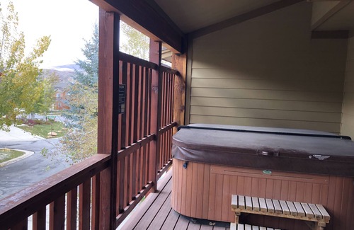 Bear Hollow Village House | View of the Ski Resort! 4bd, 3.5bth, private hot tub, 2 car garage.