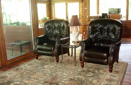 Saugatuck House | View River, Marsh, & Wildlife from Your Hot Tub & enjoy Special Winter Rates!