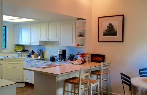 The Mesa House | Views Extraordinaire! Serene and Private (30 day minimum)