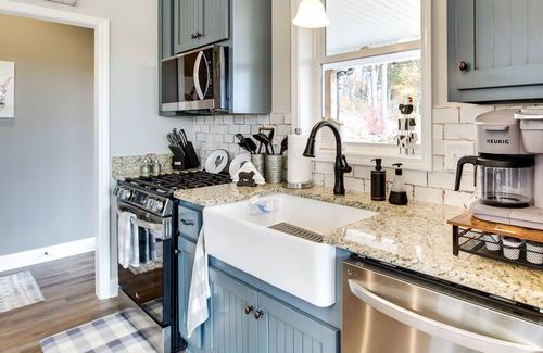 Ellijay Cottage | Views, Hot Tub & Trails: Modern Ellijay Cottage