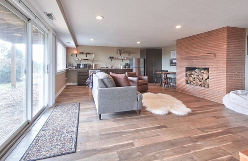 Hillsboro Apartment | Views | Peaceful | Wineries