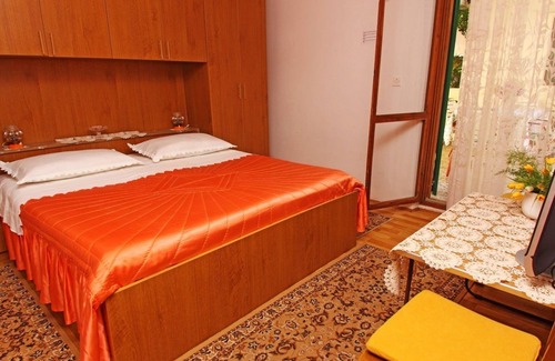 Krizna luka House | Vijola