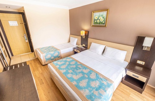 Kemer Hotel | Viking Nona Beach