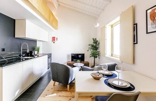 Lapa Apartment | Vila Burgães by LovelyStay