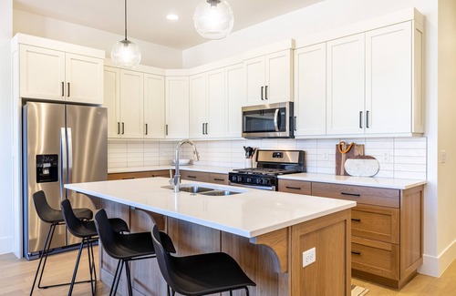 Bloomington House | Villa 36 - 4 Bedroom Townhome Pool and Hot Tub