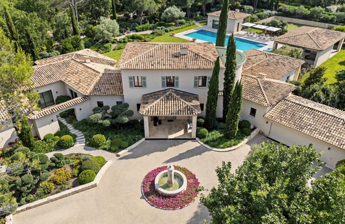 Tourrettes Villa | Villa 500m2 - Private estate - 15 guests - Swimming pool/Tennis/Fitness/Golf