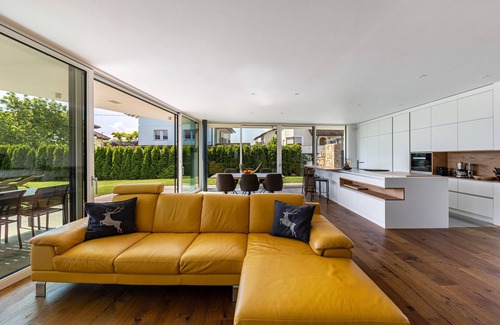 Appiano Sulla Strada del Vino Villa | Villa 'Aich' with Mountain View, Private Pool and Sauna