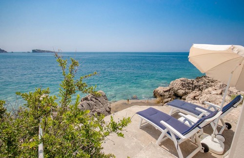 Utjeha Villa | Villa Alena by the sea with pool