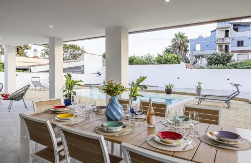 Fontane Bianche Villa | Villa Almarè with pool near the beach