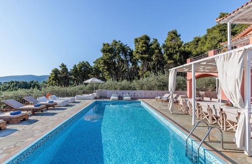 Alikias House | Villa Amaryllis by Kardous