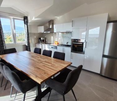 Kastel Stari Apartment | Villa Apartments Brečić 1