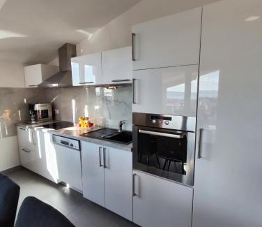 Kastel Stari Apartment | Villa Apartments Brečić 1