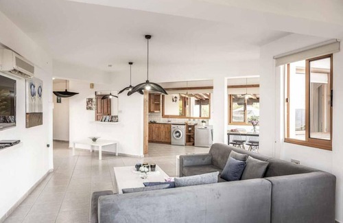 Argaka Villa | Villa Argaka Heights