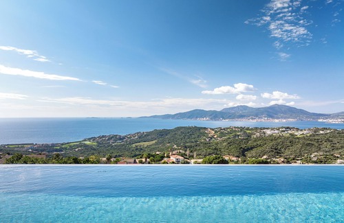 Albitreccia Villa | Villa ARIELLE- 5 bedrooms, swimming pool, panoramic sea view, sports and massage room