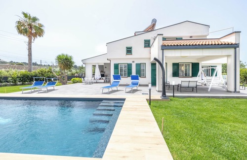 Piana Calzata Villa | Villa Arvilla with private pool, SLEEPS 12