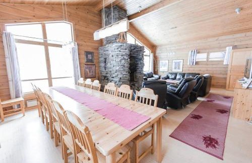 Akaslompolo Ski Chalet | Villa Aurora