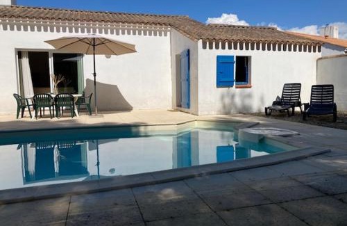 Saint-Jean-de-Monts House | Villa avec Piscine Privée, Jardin Clos et 3 Chambres - Saint Jean de Monts - FR-1-323-549