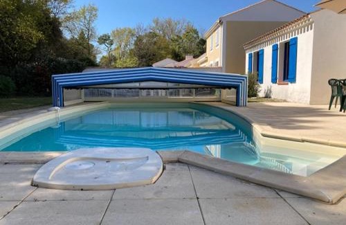 Saint-Jean-de-Monts House | Villa avec Piscine Privée, Jardin Clos et 3 Chambres - Saint Jean de Monts - FR-1-323-549
