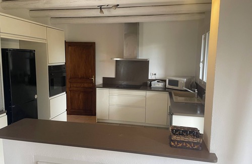 Tresques Villa | Villa Avec Piscine et Jardin Clos