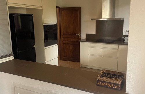 Tresques Villa | Villa Avec Piscine et Jardin Clos