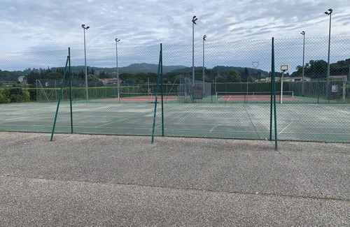 Tresques Villa | Villa Avec Piscine et Jardin Clos