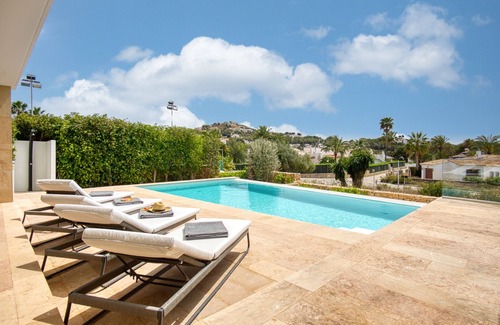 La Sabatera Villa | Villa 'Azul' with Mountain View, Wi-Fi and Air Conditioning