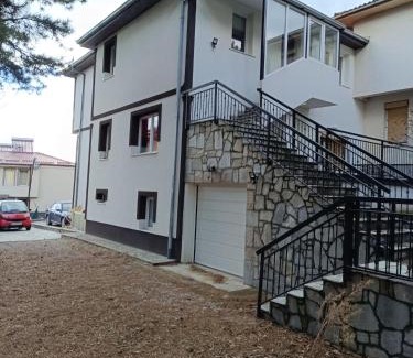 Varosh Villa | Villa Bacchus Upper Gate