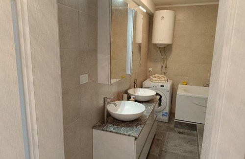 Varosh Villa | Villa Bacchus Upper Gate