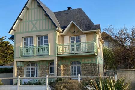 Ouistreham Villa | Villa Bellevue - Anglo-Norman seafront house