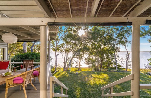 Wooloweyah House | Villa Belza - Lakeside cottage near Angourie beaches