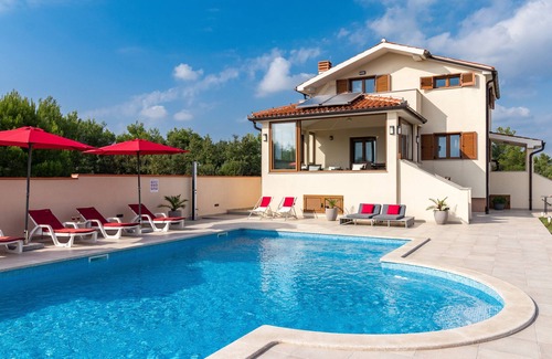 Medulin Villa | Villa Bergena * with large swimming pool 58m2