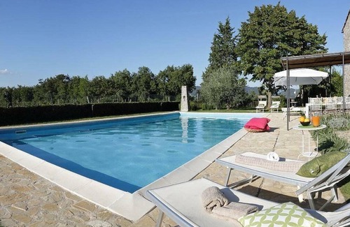 Gaiole in Chianti Villa | Villa Biancofiore: A characteristic and welcoming three-story ancient tuscan country house situated in the heart of the Tuscan countryside, with Free WI-FI.