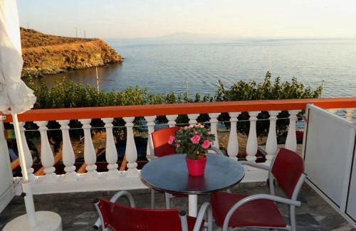 Batsi Bed & Breakfast | Villa Bonatsa Studios